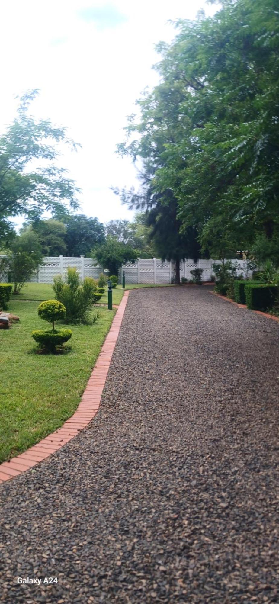 Driftwood Boutique Bed And Breakfast Lobatse Luaran gambar